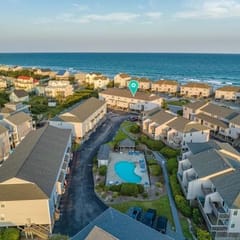 3 bdr, Oceanview, Pool, Private Beach access