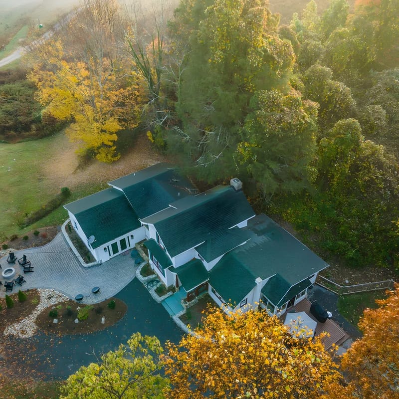 7 Miles to DT AVL, Hot Tub, Mountain View, Fenced Yard, Pet-Friendly